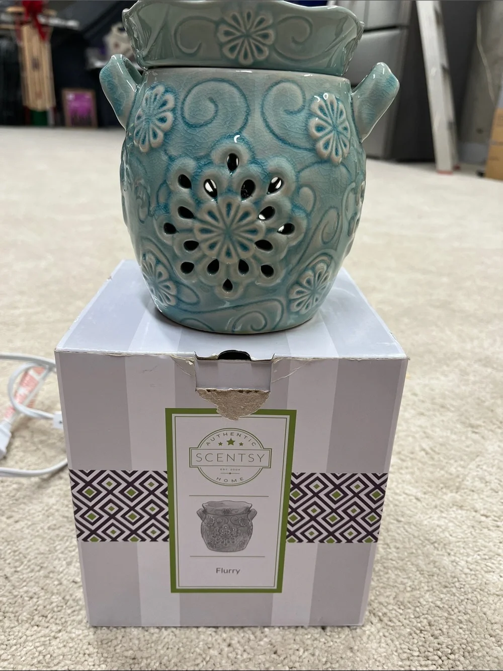 Scentsy Flurry Ceramic Warmer - Aqua